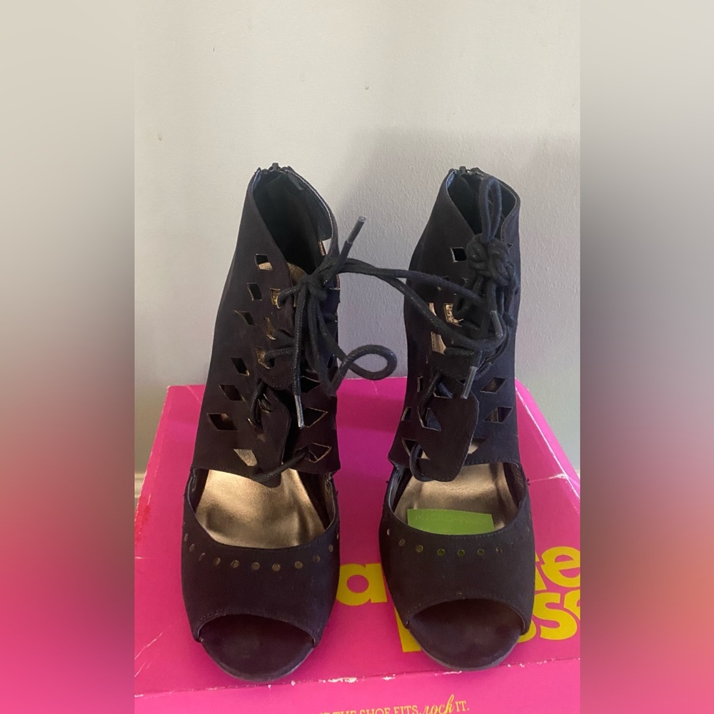 Women’s Black Lace-Up Cutout Heeled Booties